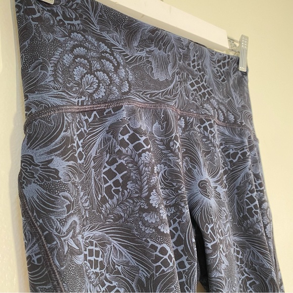 Lululemon Crop Full On Luxtreme Nouveau Mach Blue Black 6 - Picture 5 of 14